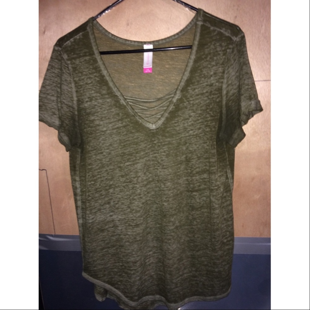 Crisscross short sleeve shirt!